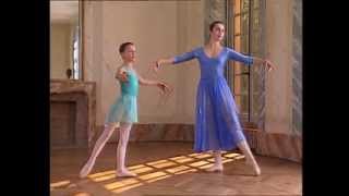 Apprendre les bases de la danse classique [upl. by Tristis]