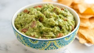 How to Make Fresh Homemade Guacamole  Easy Guacamole Recipe [upl. by Guthrey687]