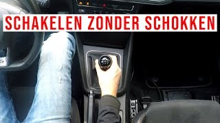 Schakelen  Zo schakel je een auto zonder te schokken [upl. by Rubbico]